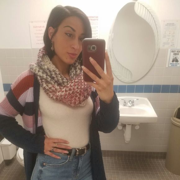 Meet your Posher, Yliana - Picture 1 of 1